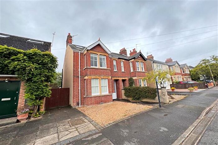 4 Bedroom Semi-Detached House To Rent In Kennett Road, Headington, Oxford, OX3