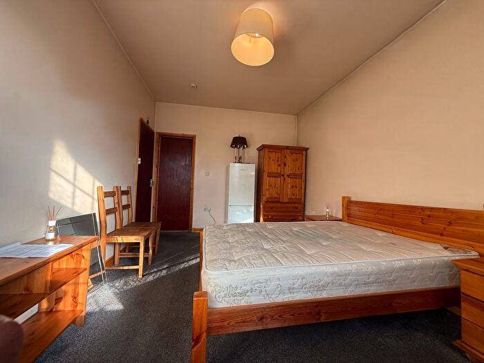 1 Bedroom Flat To Rent In Headstone Road, Harrow, HA1