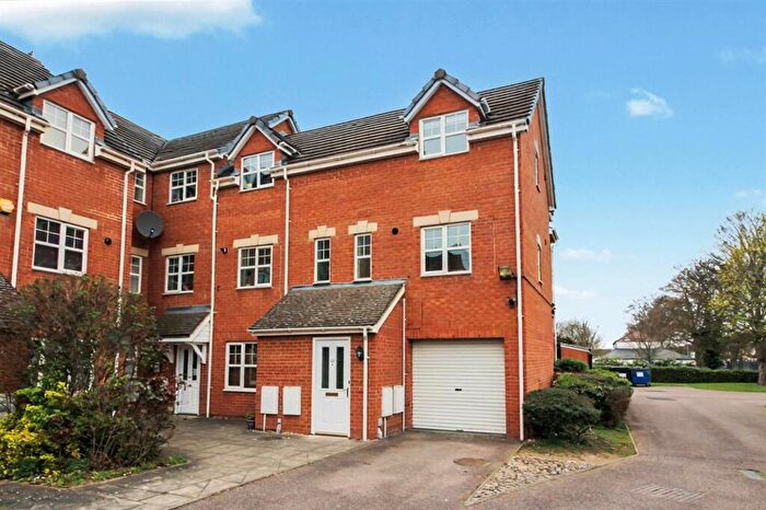 2 Bedroom Maisonette For Sale In Miller Court, Bedford, MK42