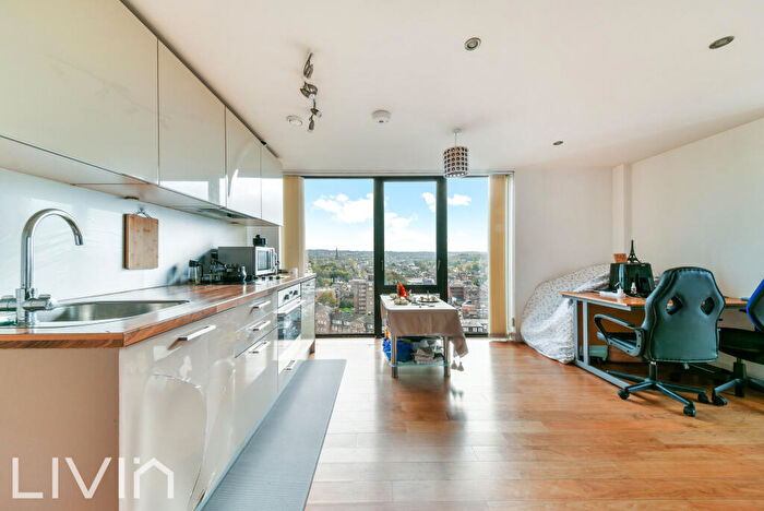 1 Bedroom Flat For Sale In Flat, Centrillion Point, Masons Avenue, Croydon, Surrey, CR0