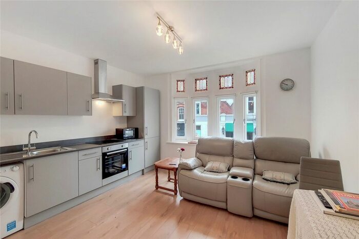 2 Bedroom Flat To Rent In Upper Richmond Road, London, SW15