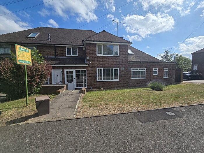 1 Bedroom Flat To Rent In Park Mead, Sidcup, DA15