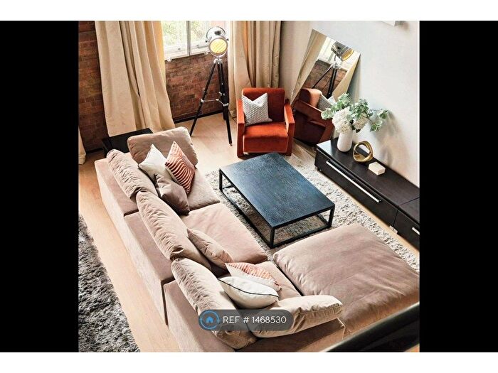 2 Bedroom Flat To Rent In Manhattan Building, London, E3