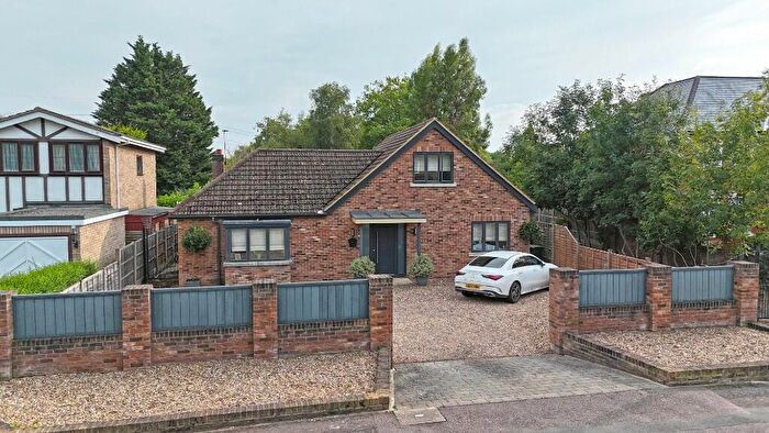 4 Bedroom Detached House For Sale In Old Nazeing Road, Broxbourne, Hertfordshire, EN10