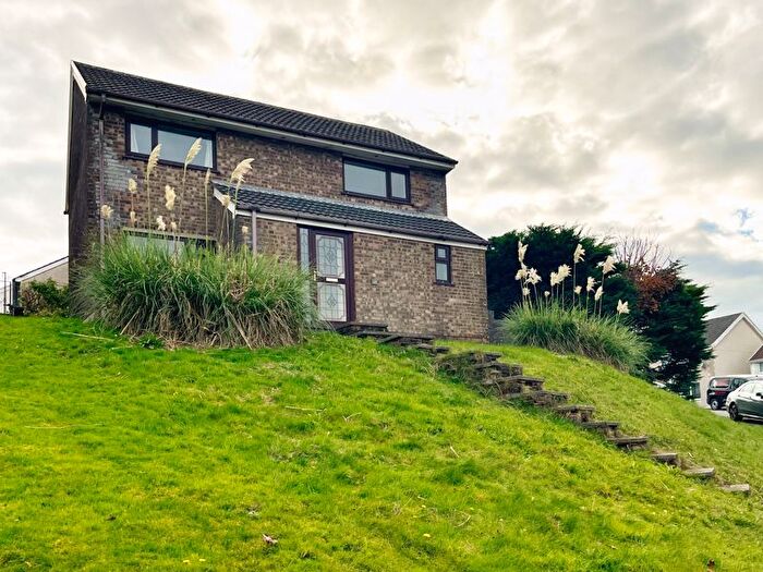3 Bedroom Detached House For Sale In Falcon Drive, Neath, SA11