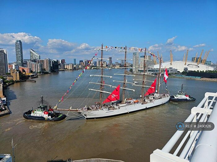 3 Bedroom Penthouse To Rent In Canary Wharf, London, E14