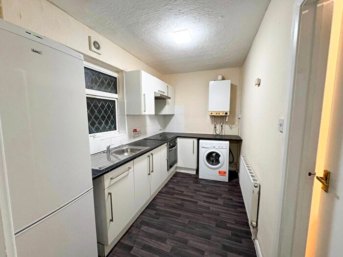 2 Bedroom Flat To Rent In A Feenan Highway, Tilbury, Essex, Er, Uk, RM18