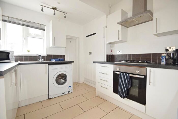 4 Bedroom House To Rent In Dogfield Street, Cathays, CF24