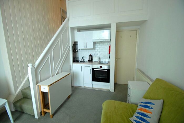 1 Bedroom Flat To Rent In Craven Hill Gardens, London, W2