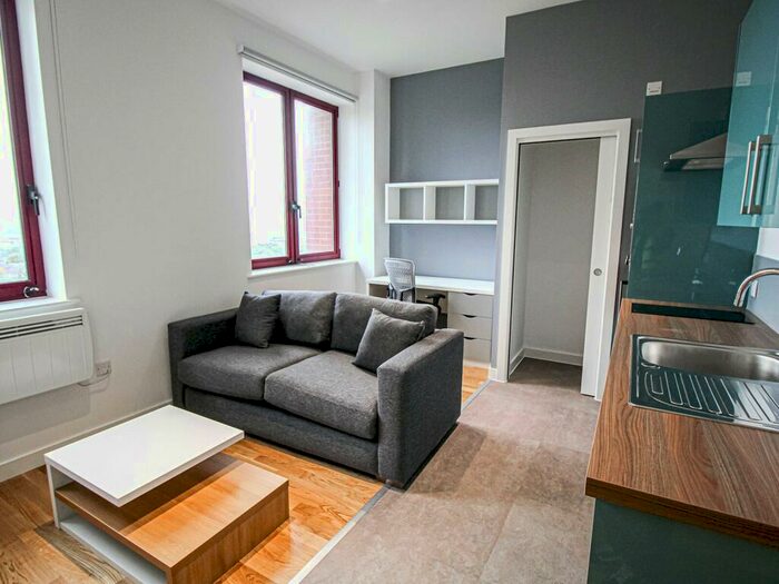 Studio To Rent In Wade Lane, Leeds, West Yorkshire, LS2