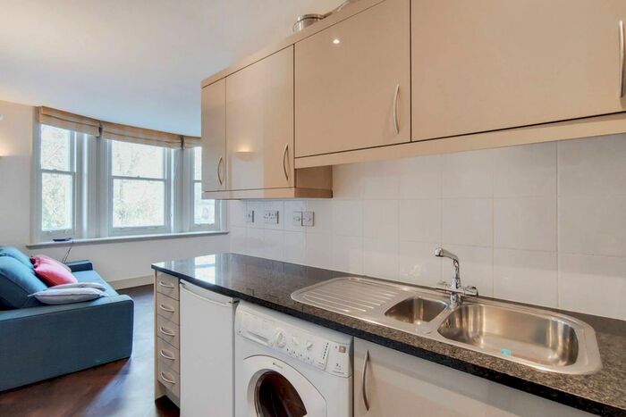 1 Bedroom Flat To Rent In West Smithfield, Barbican, London, EC1A