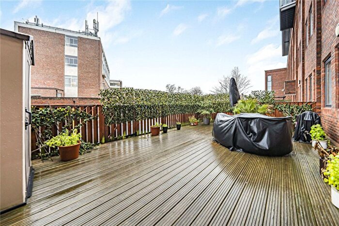 1 Bedroom Flat For Sale In London Road, Isleworth, TW7