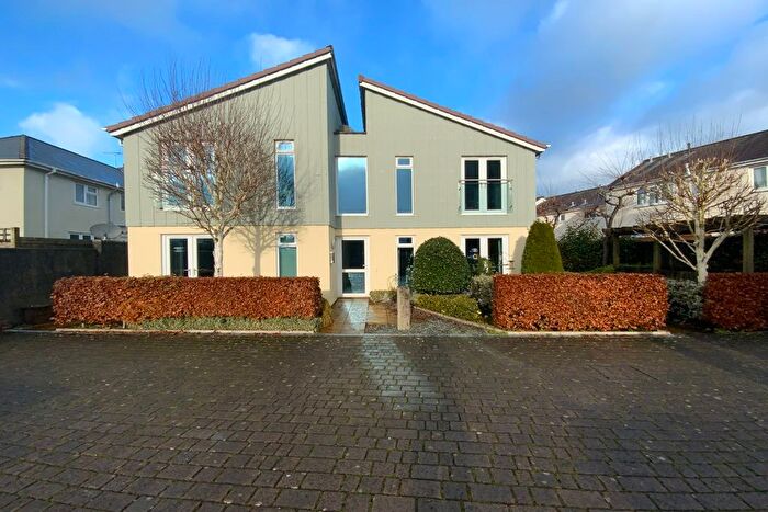 2 Bedroom Flat To Rent In Grenville Drive, Tavistock, PL19