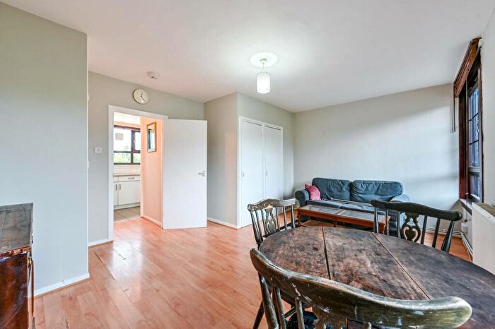 1 Bedroom Flat To Rent In Provost Estate, Old Street, London, N1