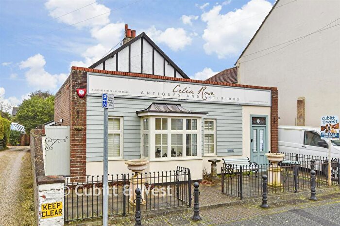 3 Bedroom Detached House For Sale In Felpham Road, Bognor Regis, West Sussex, PO22