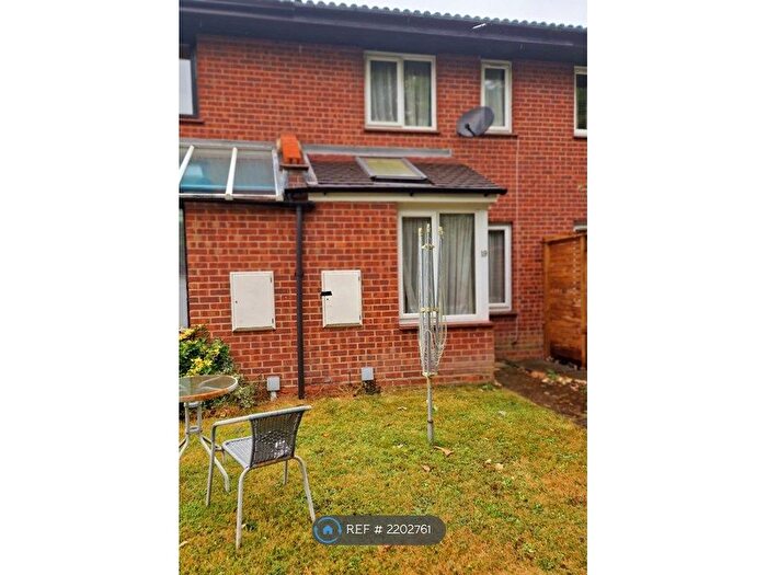 1 Bedroom Terraced House To Rent In Kelly Close, Shepperton, TW17