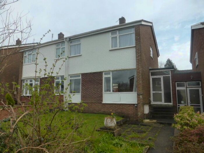 3 Bedroom Property To Rent In Knoll Gardens, Carmarthen, Carmarthenshire, SA31