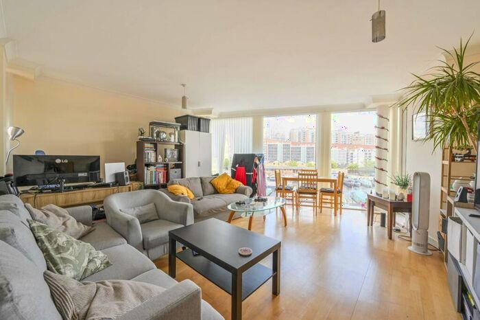 2 Bedroom Flat To Rent In Boardwalk Place, Canary Wharf, London, E14