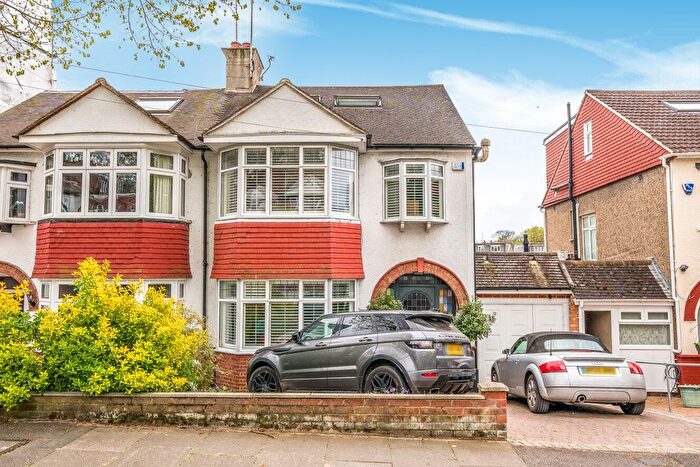 4 Bedroom Semi Detached House For Sale In The Chase, Bromley, Kent, BR1