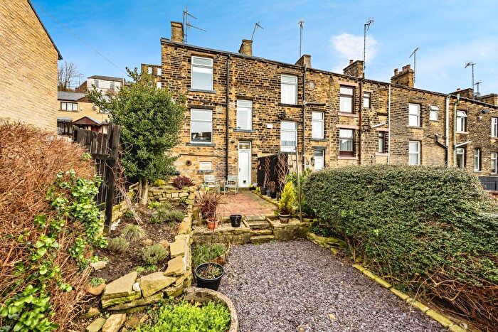 2 Bedroom End Of Terrace House For Sale In Upper Fountain Street, Sowerby Bridge, HX6