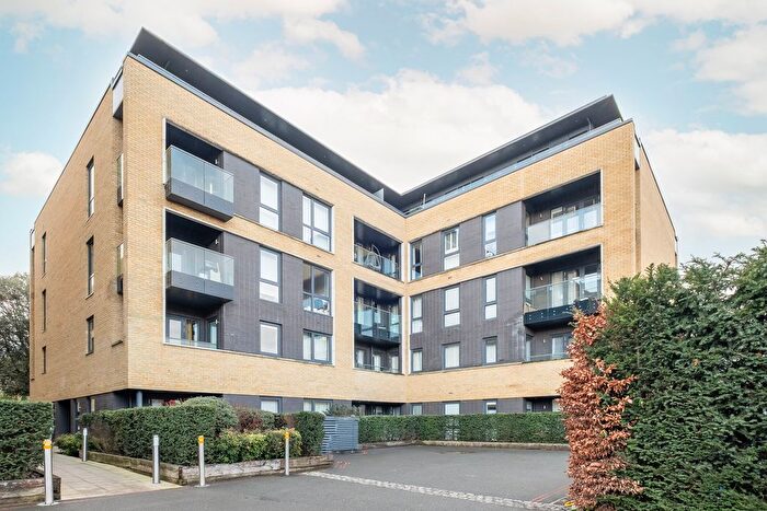 2 Bedroom Flat For Sale In Pipit Drive, London, SW15