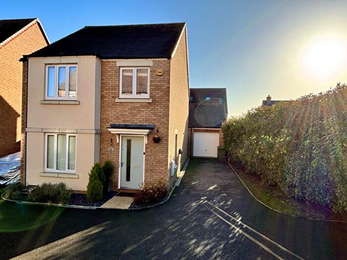 4 Bedroom Detached House For Sale In Arnold Rise, Biggleswade, SG18