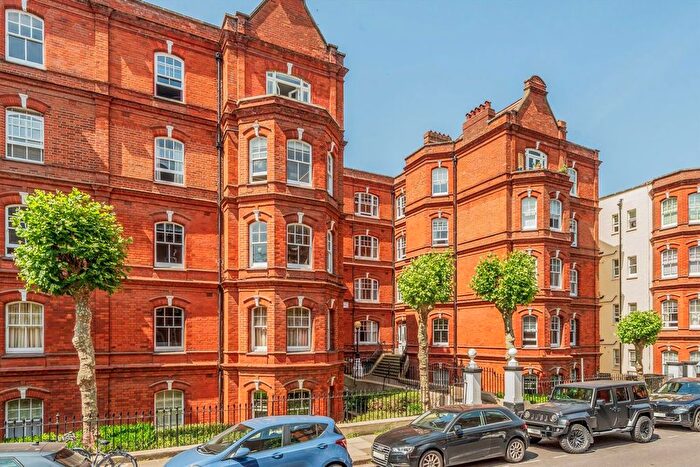 1 Bedroom Flat For Sale In Queen's Club Gardens, West Kensington, W14