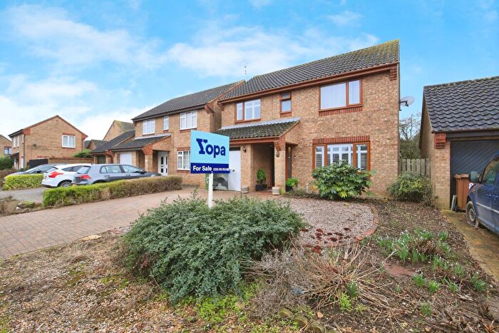 4 Bedroom Detached House For Sale In Hoylake Drive, Peterborough, PE7