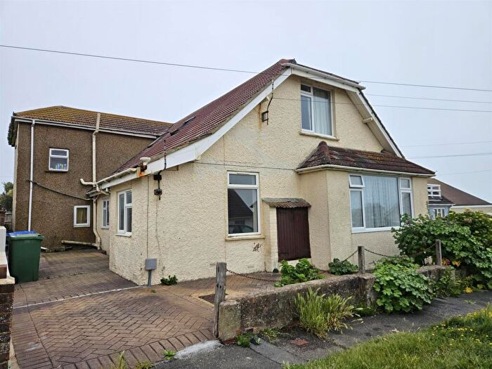 1 Bedroom House To Rent In Seaview Avenue, Peacehaven, BN10
