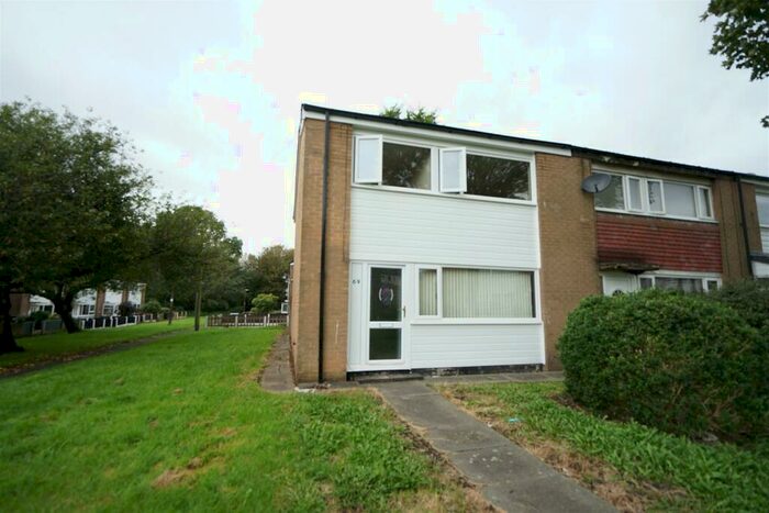 3 Bedroom Town House To Rent In Rossall Road, Bolton, BL2