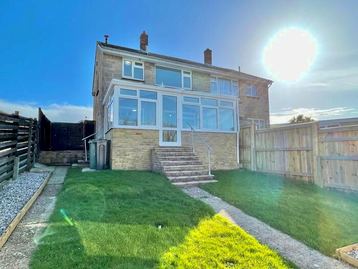 3 Bedroom Semi-Detached House To Rent In Greenlands Road, East Cowes, PO32