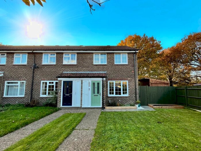 3 Bedroom End Of Terrace House To Rent In Scotland Close, Ash Vale, Aldershot, GU12