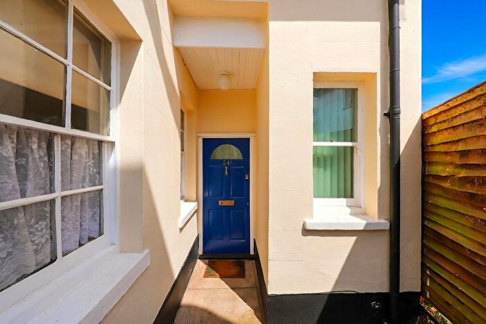 1 Bedroom Property For Sale In Hillingdon Road, Uxbridge, UB10