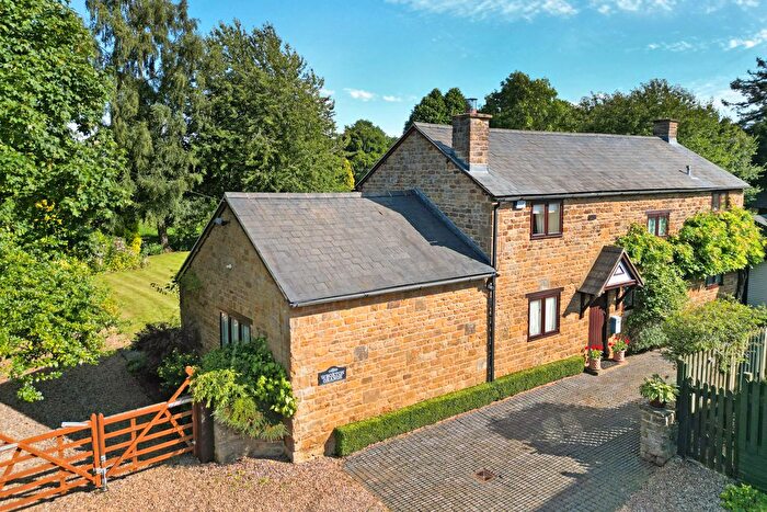 3 Bedroom Cottage For Sale In Church Street, Wroxton, OX15