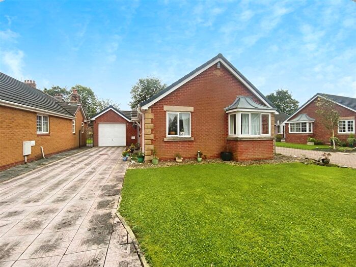2 Bedroom Detached Bungalow For Sale In Lanchester Court, Leyland, PR26