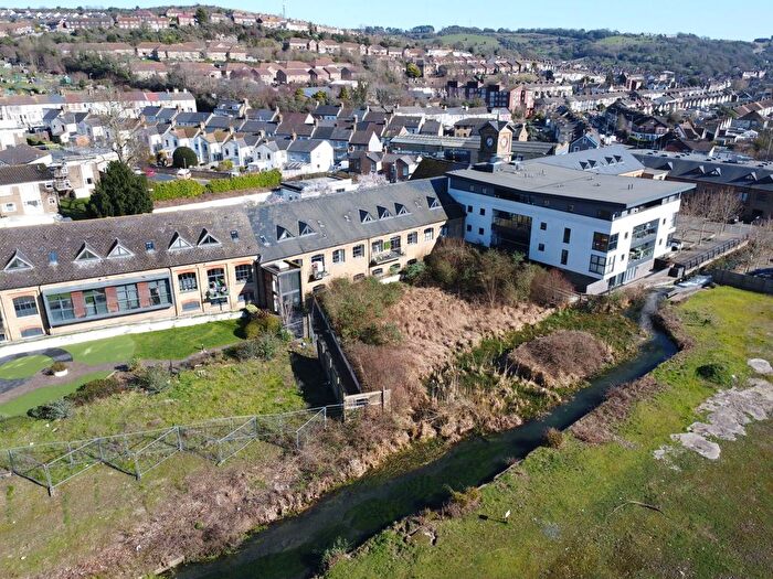 3 Bedroom Flat For Sale In Crabble Hill, Dover, CT17