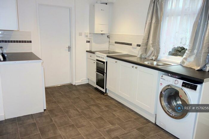 2 Bedroom Flat To Rent In Edith Avenue, Plymouth, PL4