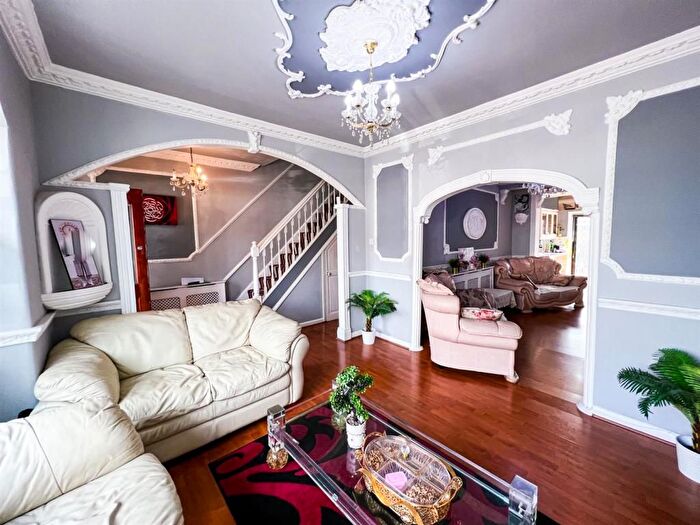 3 Bedroom Terraced House To Rent In Mortlake Road, Ilford, IG1