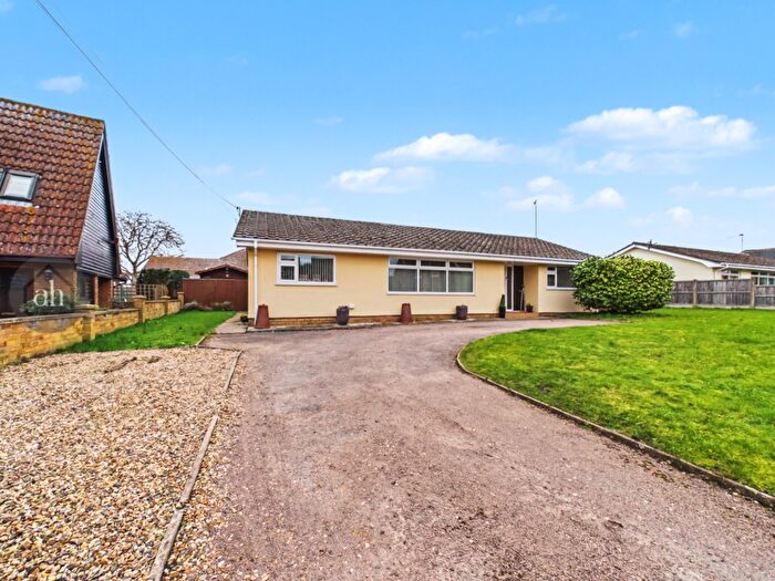 3 Bedroom Detached Bungalow For Sale In Norton Road, Thurston, IP31