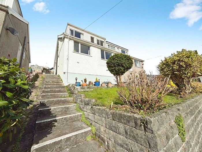 3 Bedroom Semi Detached House For Sale In Plas Newydd, Dunvant, Swansea, SA2