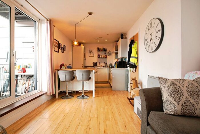 1 Bedroom Flat For Sale In Eddystone House, Ferry Court, Cardiff, South Glamorgan, CF11