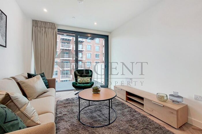 1 Bedroom Apartment To Rent In Skyline Apartments, Makers Yard, E3