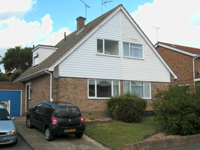 3 Bedroom Chalet To Rent In Russet Way, Hockley, Essex, SS5