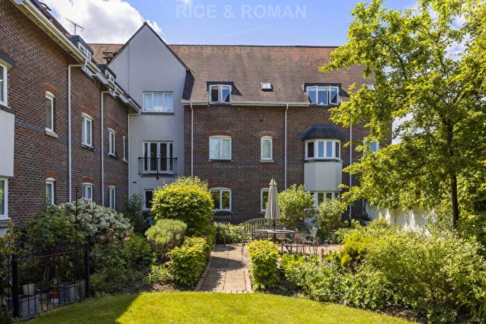 2 Bedroom Retirement Property To Rent In Manor Place, Walton On Thames, KT12
