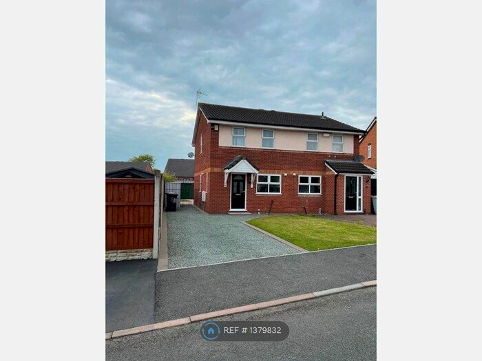 3 Bedroom Semi-Detached House To Rent In Kinloch Close, Crewe, CW1