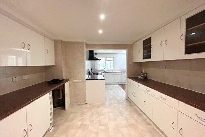 3 Bedroom Property To Rent In Heaton Avenue, Romford, RM3