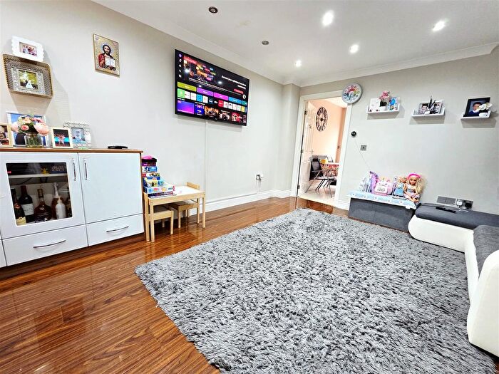 2 Bedroom Terraced House To Rent In Buttercup Close, Northolt, UB5