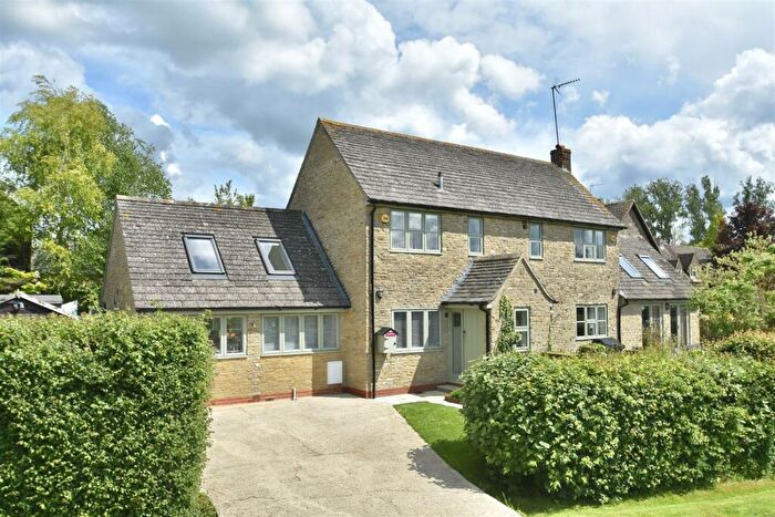 5 Bedroom Detached House For Sale In Bates Lane, Souldern, OX27