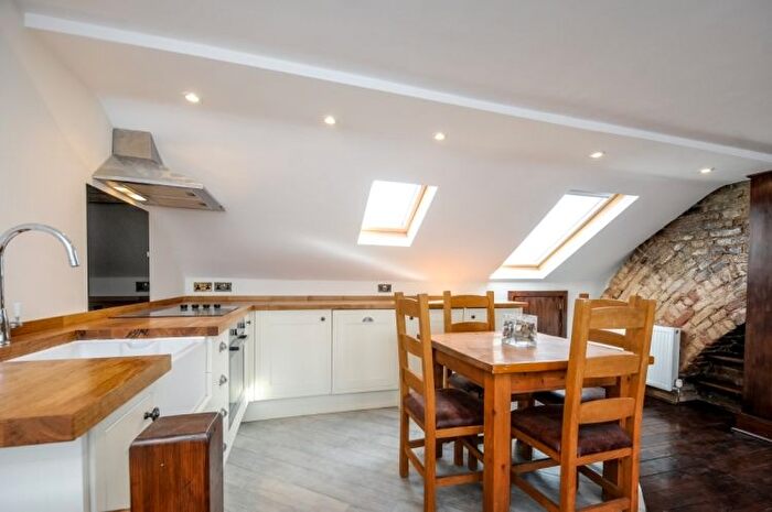 3 Bedroom Flat To Rent In Shorrolds Road, London, SW6