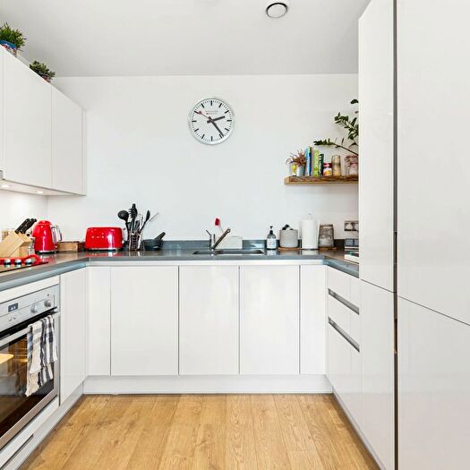 1 Bedroom Flat To Rent In Nicholson Square, London, E3